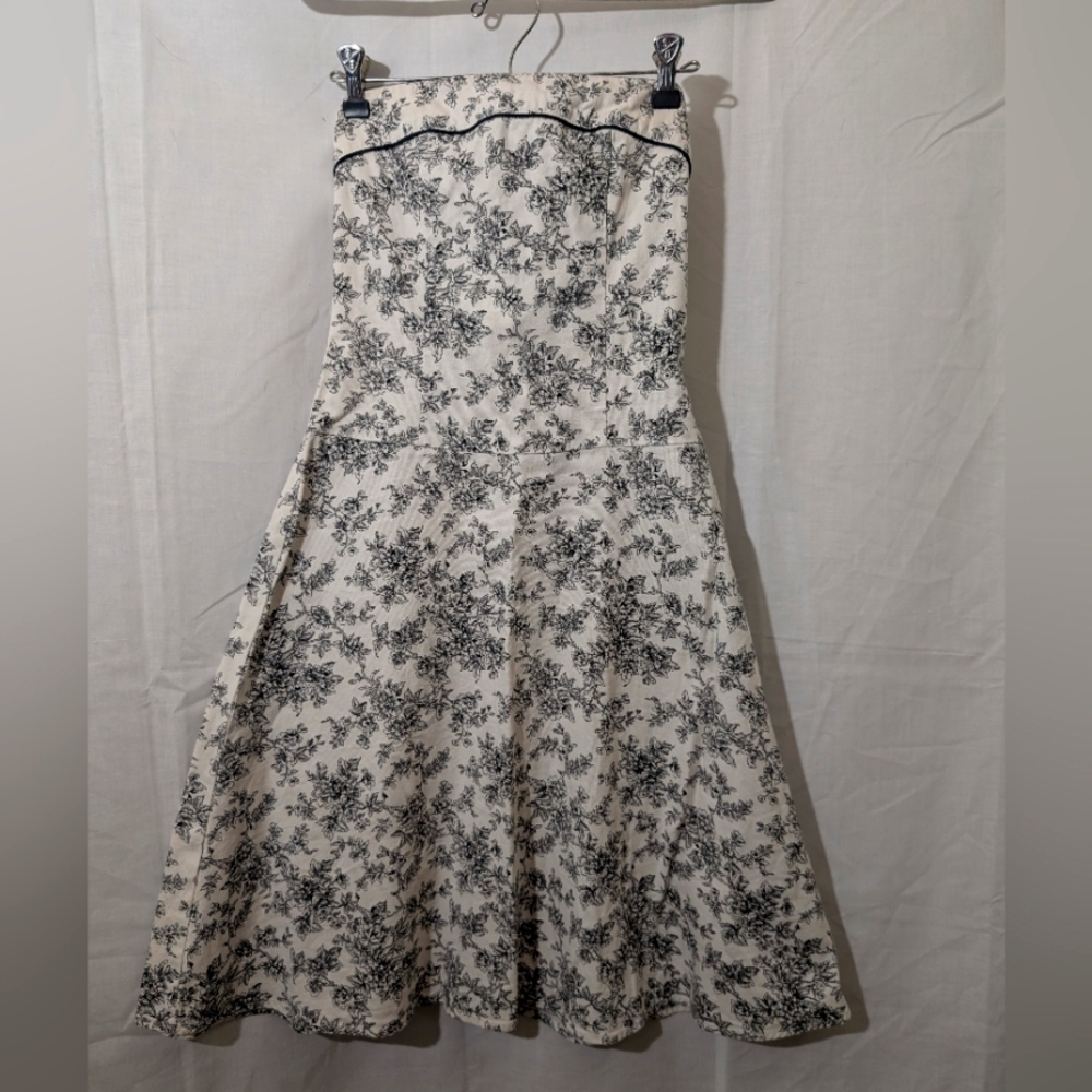 Elegant Strapless Black and White Floral Dress, Size 3